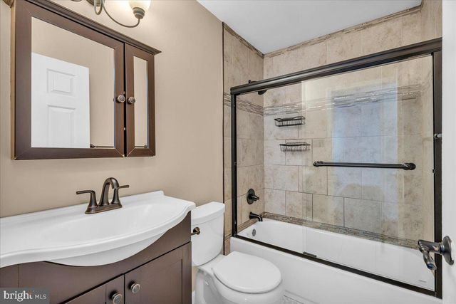 104 PARK AVE, Somerdale, NJ 08083