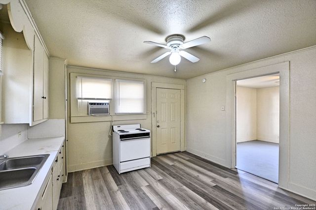 875 PORTER ST, New Braunfels, TX 78130