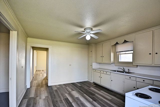 875 PORTER ST, New Braunfels, TX 78130