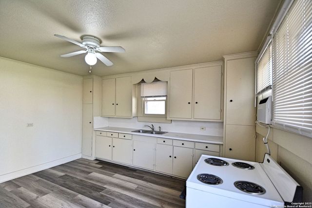 875 PORTER ST, New Braunfels, TX 78130