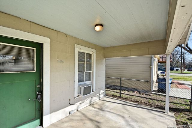 875 PORTER ST, New Braunfels, TX 78130