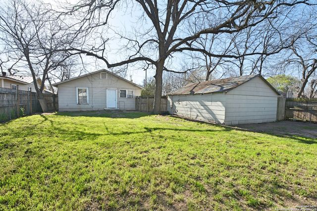 875 PORTER ST, New Braunfels, TX 78130