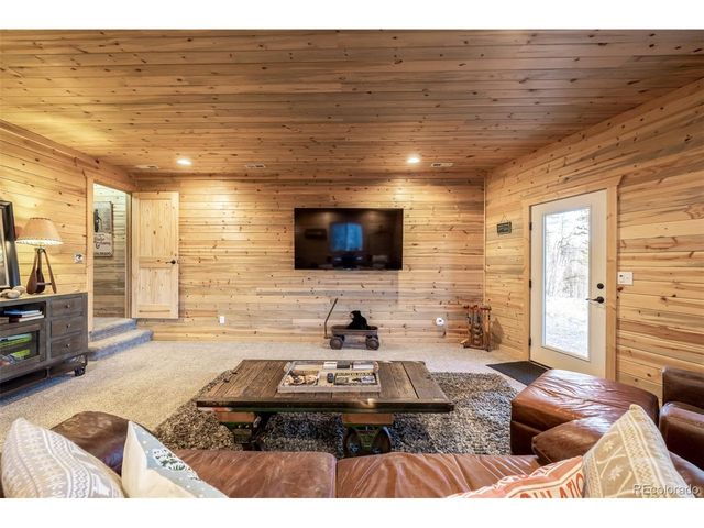 378 Arapahoe Cir, Jefferson, CO 80456