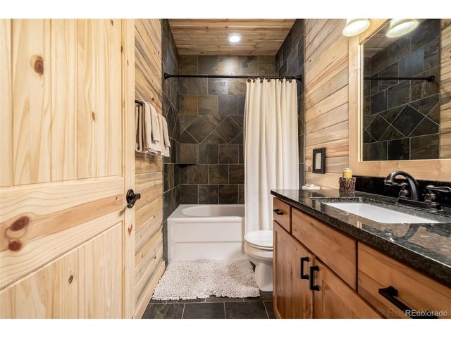 378 Arapahoe Cir, Jefferson, CO 80456