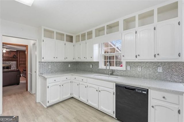 4803 Tomahawk Court SW, Lilburn, GA 30047