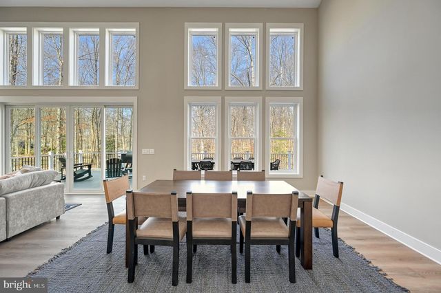 2 OLD HOUSE RD, Bumpass, VA 23024