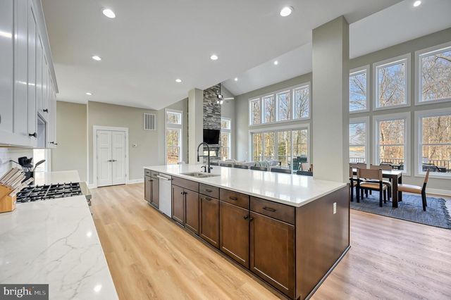 2 OLD HOUSE RD, Bumpass, VA 23024