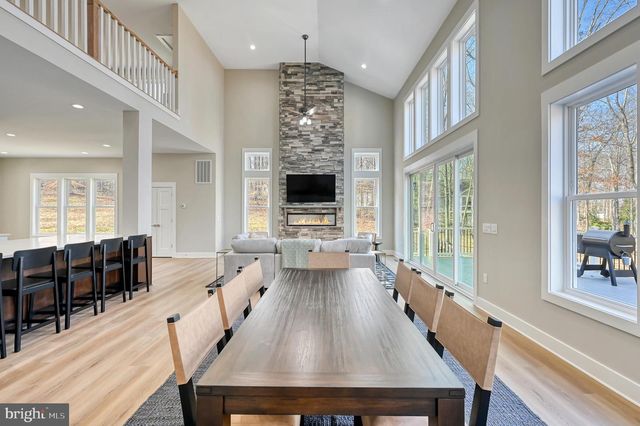 2 OLD HOUSE RD, Bumpass, VA 23024