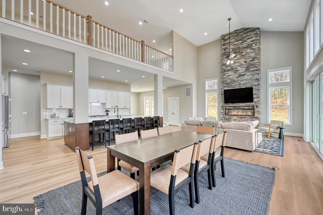 2 OLD HOUSE RD, Bumpass, VA 23024