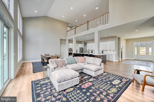 2 OLD HOUSE RD, Bumpass, VA 23024