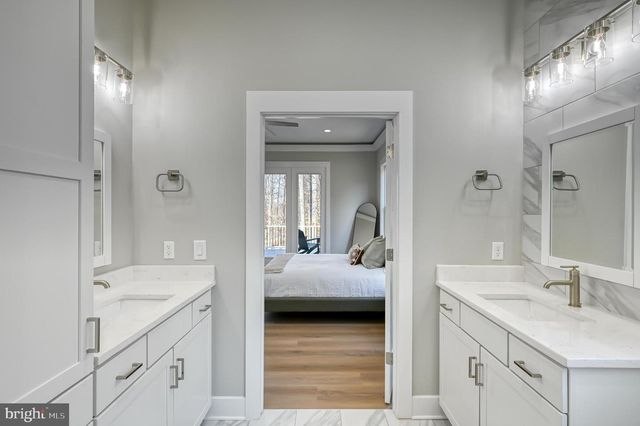 2 OLD HOUSE RD, Bumpass, VA 23024