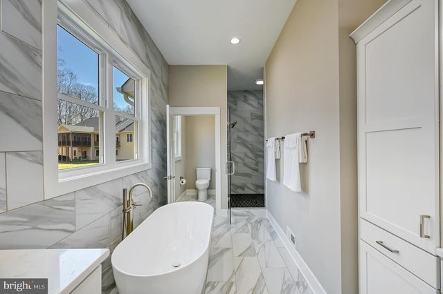 2 OLD HOUSE RD, Bumpass, VA 23024