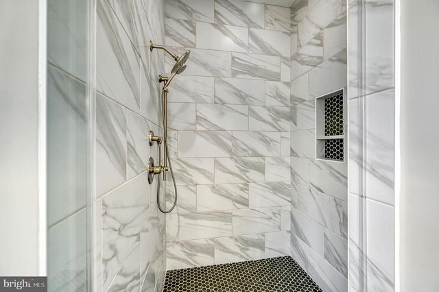 2 OLD HOUSE RD, Bumpass, VA 23024