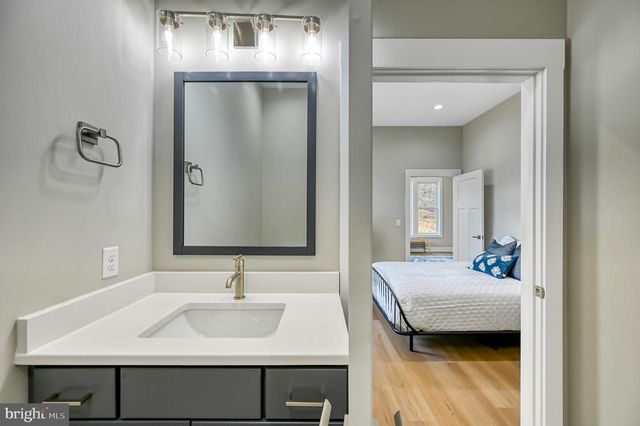 2 OLD HOUSE RD, Bumpass, VA 23024