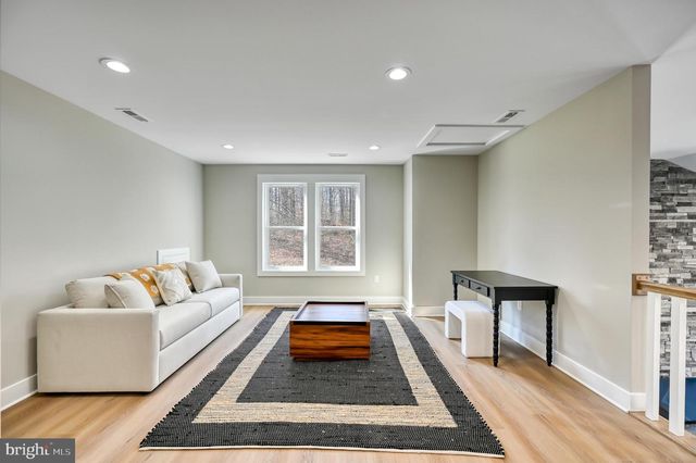 2 OLD HOUSE RD, Bumpass, VA 23024