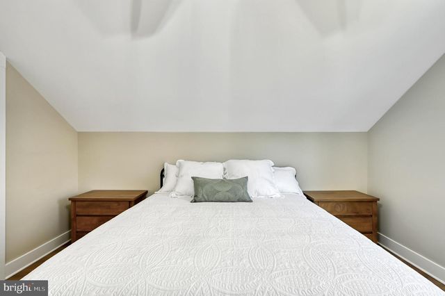 2 OLD HOUSE RD, Bumpass, VA 23024