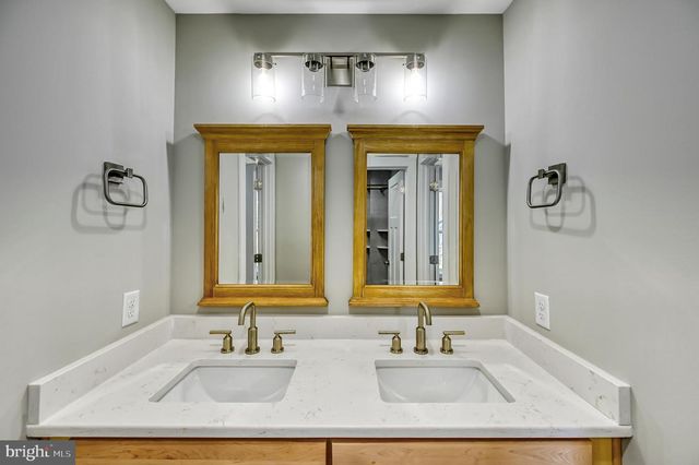 2 OLD HOUSE RD, Bumpass, VA 23024