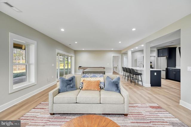 2 OLD HOUSE RD, Bumpass, VA 23024