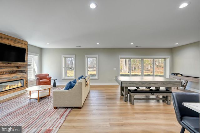 2 OLD HOUSE RD, Bumpass, VA 23024