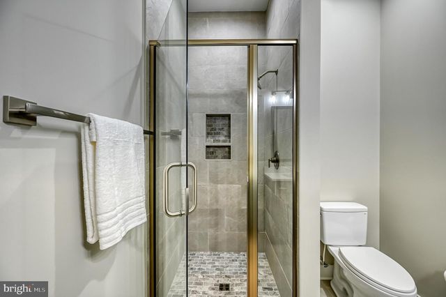 2 OLD HOUSE RD, Bumpass, VA 23024