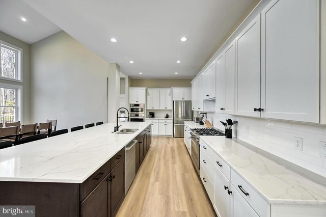 2 OLD HOUSE RD, Bumpass, VA 23024