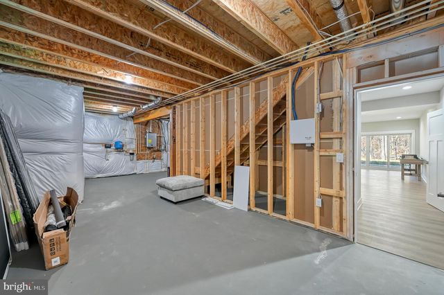 2 OLD HOUSE RD, Bumpass, VA 23024