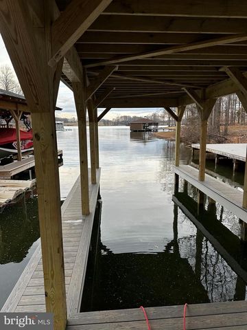 2 OLD HOUSE RD, Bumpass, VA 23024