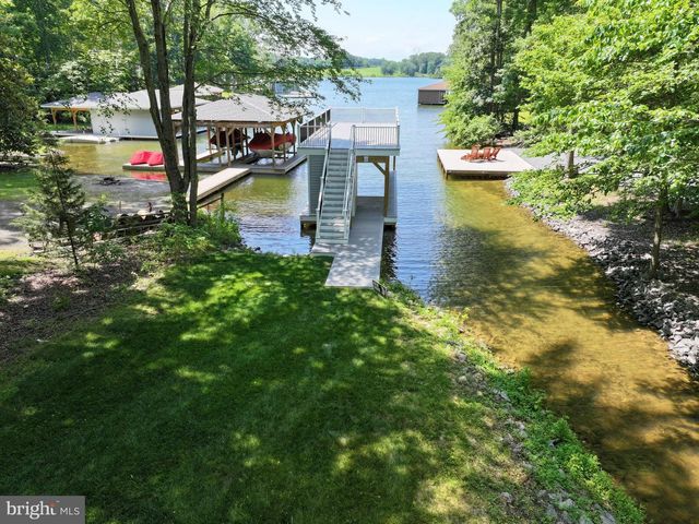 2 OLD HOUSE RD, Bumpass, VA 23024