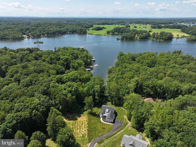 2 OLD HOUSE RD, Bumpass, VA 23024