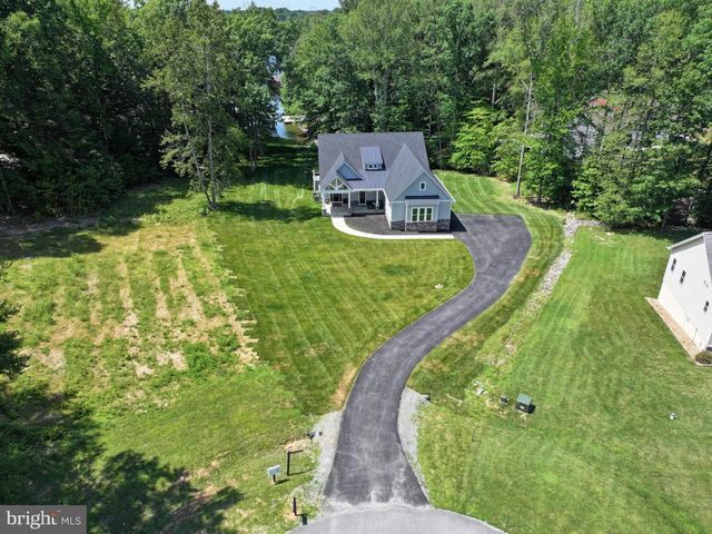 2 OLD HOUSE RD, Bumpass, VA 23024