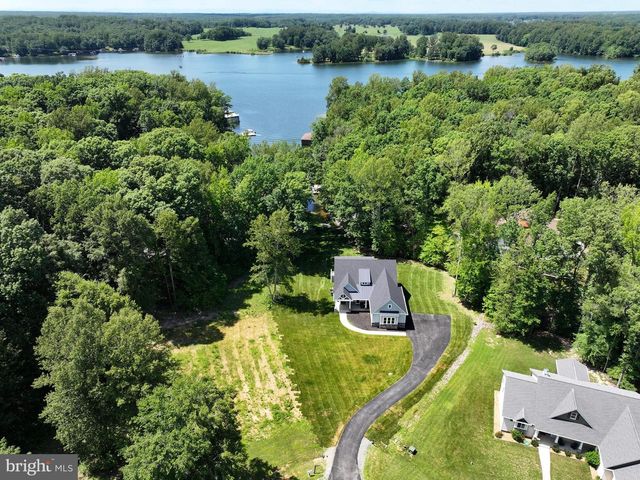 2 OLD HOUSE RD, Bumpass, VA 23024