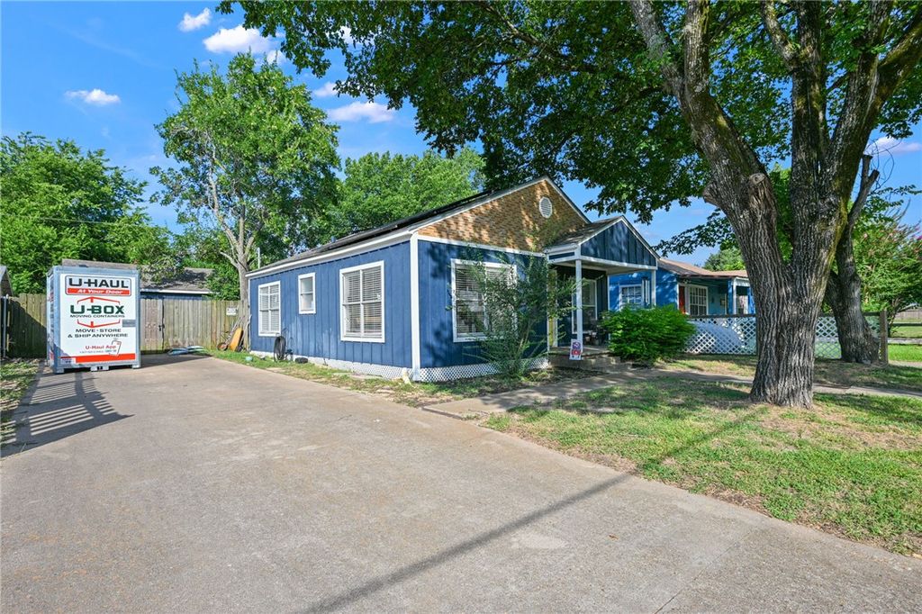 1207 East 26th Street, Bryan, TX 77803 — photo 2