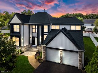 7 Hauser Ln, Old Bridge Twp., NJ 07747