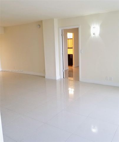 20500 W Country Club Dr 314, Aventura, FL 33180