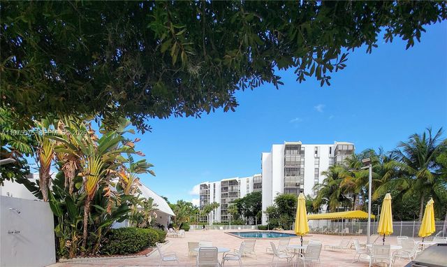 20500 W Country Club Dr 314, Aventura, FL 33180