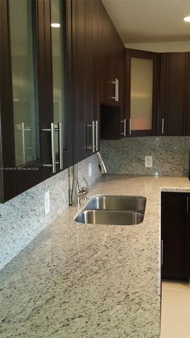 20500 W Country Club Dr 314, Aventura, FL 33180