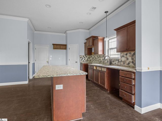 423 Camden Lee Court, Inman, SC 29349