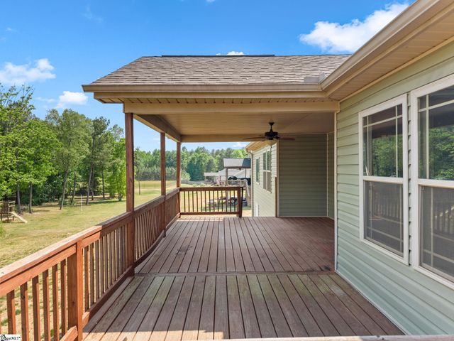 423 Camden Lee Court, Inman, SC 29349