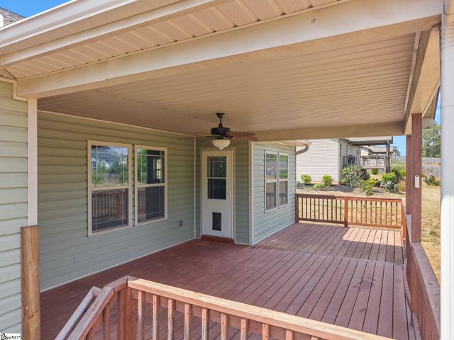 423 Camden Lee Court, Inman, SC 29349