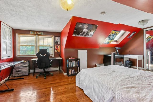 24 Jersey Avenue, Edison, NJ 08820