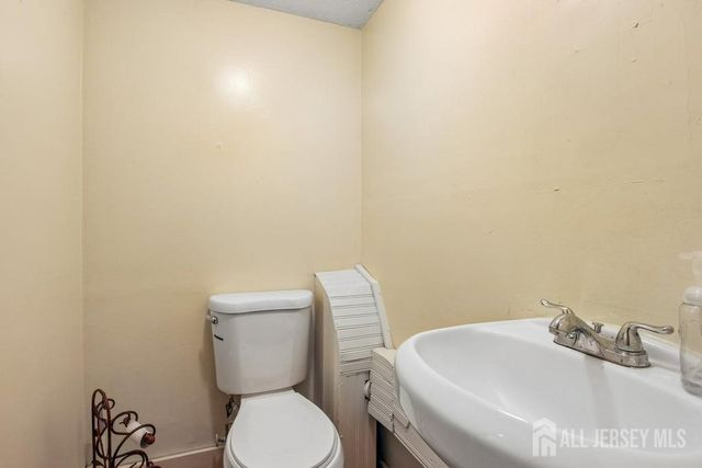 24 Jersey Avenue, Edison, NJ 08820