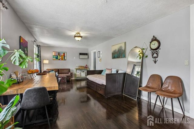 24 Jersey Avenue, Edison, NJ 08820