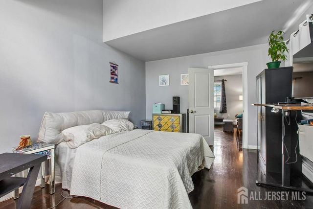 24 Jersey Avenue, Edison, NJ 08820