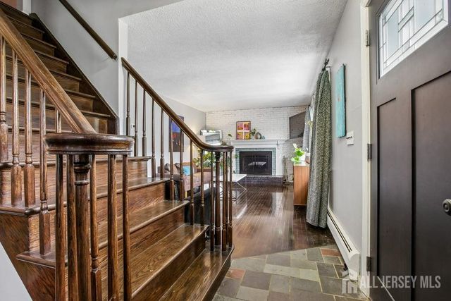 24 Jersey Avenue, Edison, NJ 08820