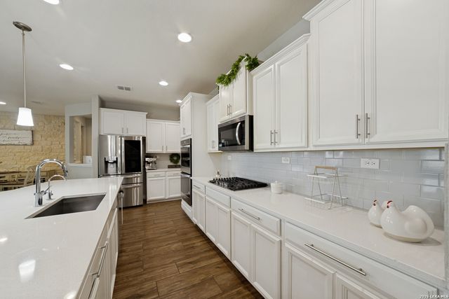 10530 COYOTE RUN, San Antonio, TX 78254