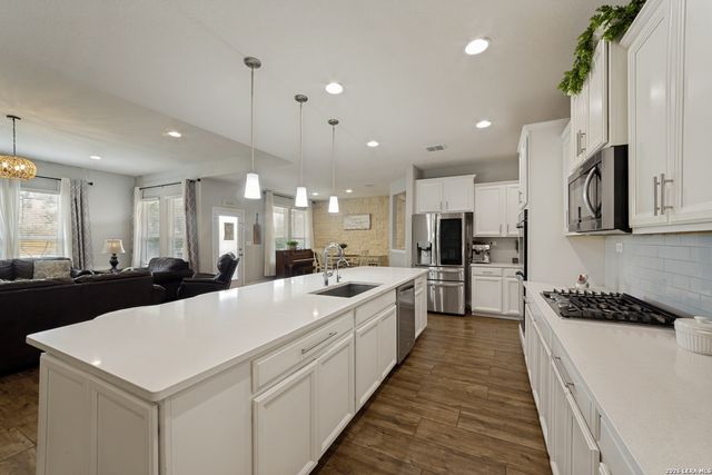 10530 COYOTE RUN, San Antonio, TX 78254