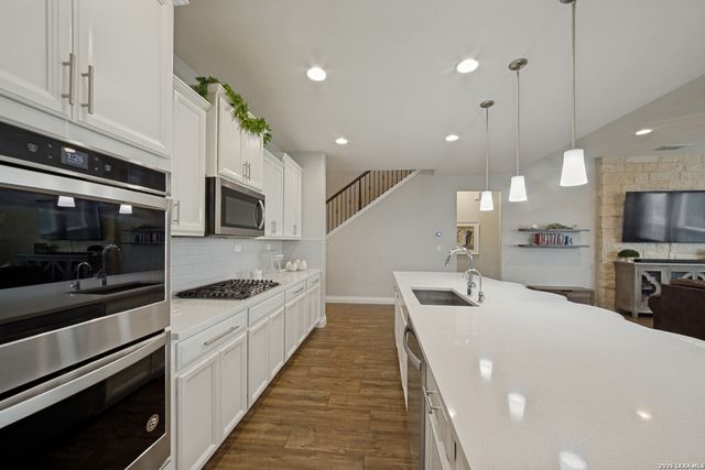 10530 COYOTE RUN, San Antonio, TX 78254