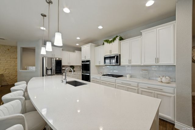 10530 COYOTE RUN, San Antonio, TX 78254