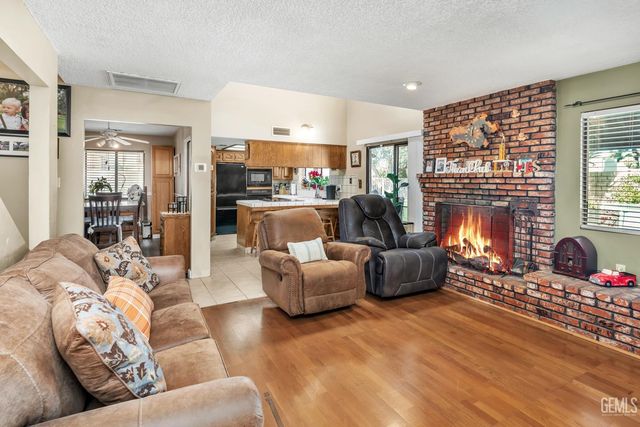 5800 Sky Ranch Avenue, Bakersfield, CA 93306