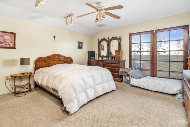 5800 Sky Ranch Avenue, Bakersfield, CA 93306